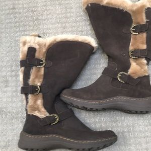 Fur lined boots